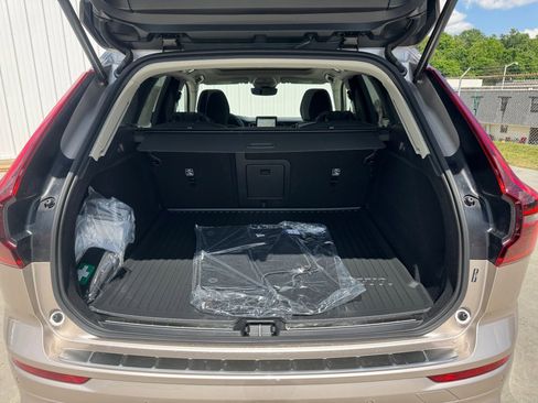 New 2026 Volvo XC60 B5 Plus w/ Protection Package Premier AWD/4WD image 15
