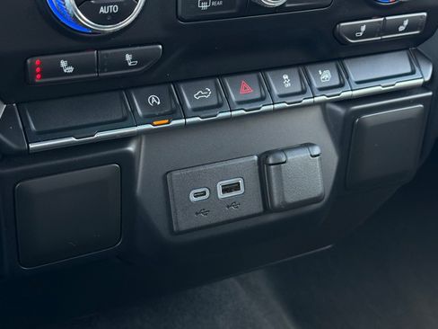 Used 2021 GMC Sierra 1500 Elevation image 29