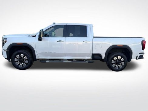 Used 2024 GMC Sierra 2500 Denali w/ Denali Reserve Package AWD/4WD image 2