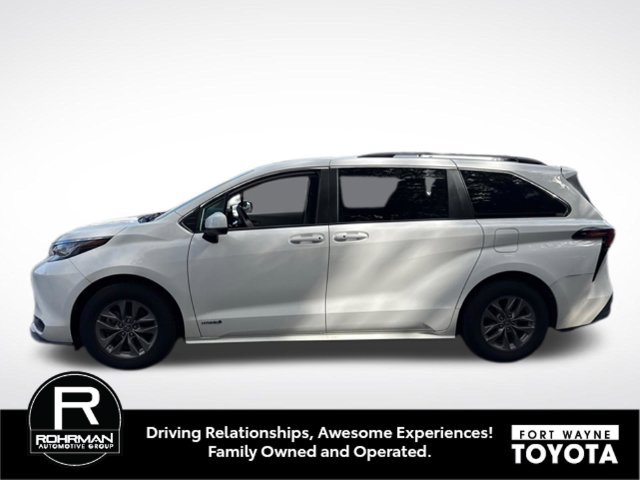 Used 2021 Toyota Sienna LE AWD/4WD image 1