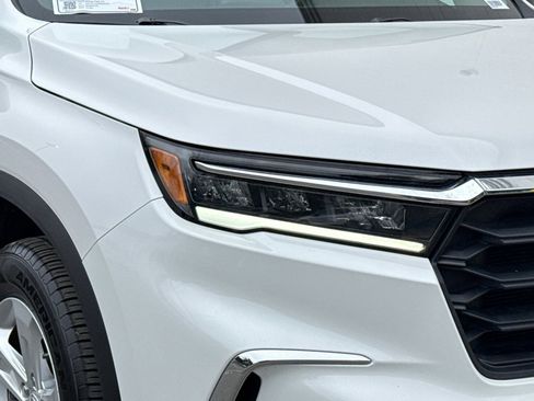 Certified 2023 Honda Pilot LX image 10
