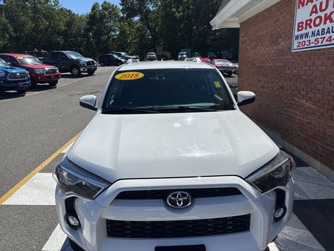 Used 2018 Toyota 4Runner SR5 AWD/4WD image 7