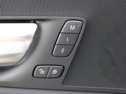 New 2026 Volvo XC60 B5 Plus w/ Protection Package Premier AWD/4WD image 19