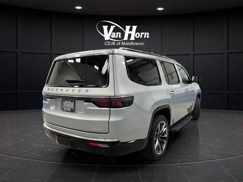 Used 2024 Jeep Wagoneer Series II w/ Premium Group I AWD/4WD image 7