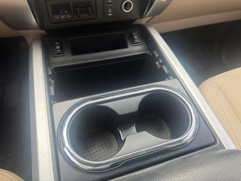 Used 2016 Nissan Titan SV RWD image 30