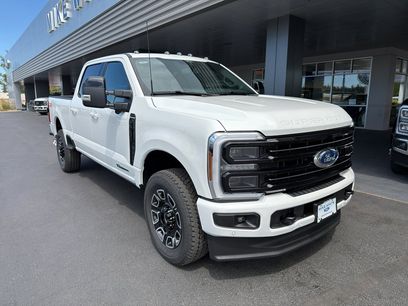 New 2026 Ford F350 Platinum w/ FX4 Off-Road Package