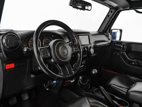Used 2017 Jeep Wrangler Unlimited Rubicon image 12