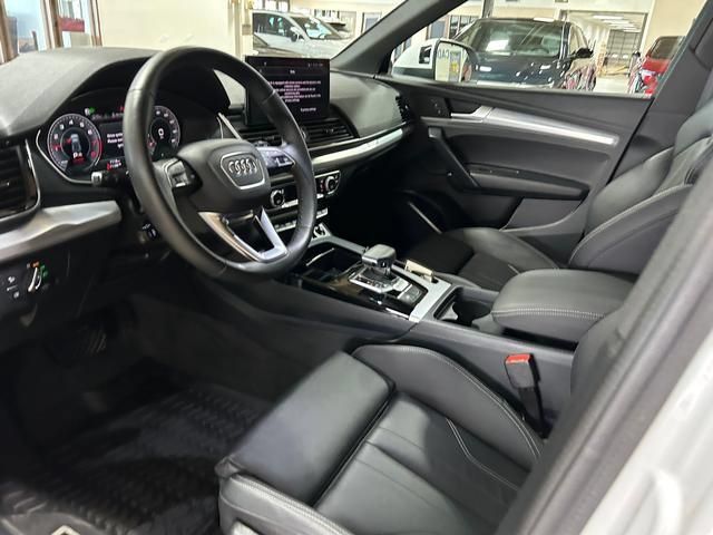Used 2025 Audi Q5 2.0T Premium w/ Convenience Plus Package AWD/4WD image 10