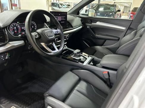 Certified 2025 Audi Q5 2.0T Premium w/ Convenience Plus Package image 10