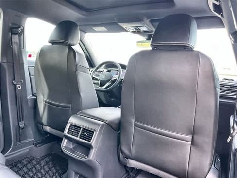 Used 2024 Volkswagen Atlas Cross Sport SE image 13