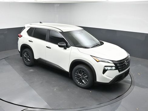 New 2026 Nissan Rogue S image 34