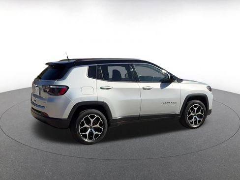 Used 2025 Jeep Compass Limited image 15