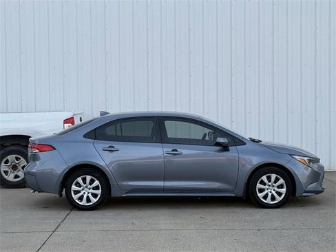 Used 2025 Toyota Corolla LE image 3