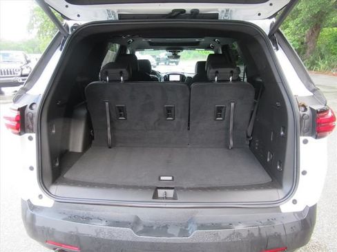 Used 2023 Chevrolet Traverse LT w/ LT Premium Package AWD/4WD image 38