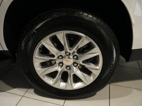 Used 2025 Chevrolet Tahoe Premier AWD/4WD image 13