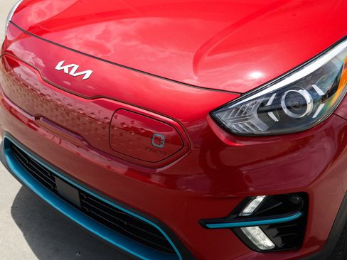 Used 2022 Kia Niro EX FWD image 34