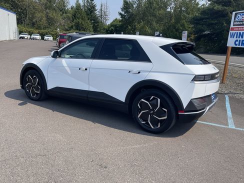 Certified 2024 Hyundai Ioniq 5 SEL RWD image 3