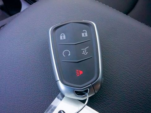 Certified 2025 Cadillac XT6 Luxury FWD image 38