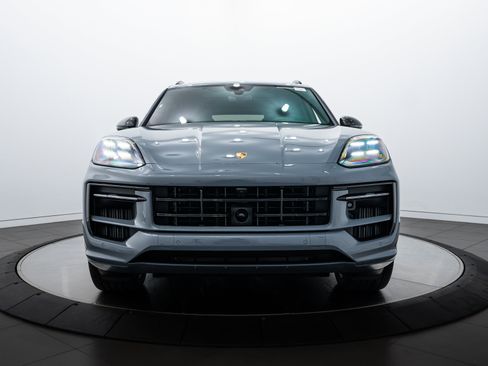 New 2025 Porsche Cayenne GTS image 10