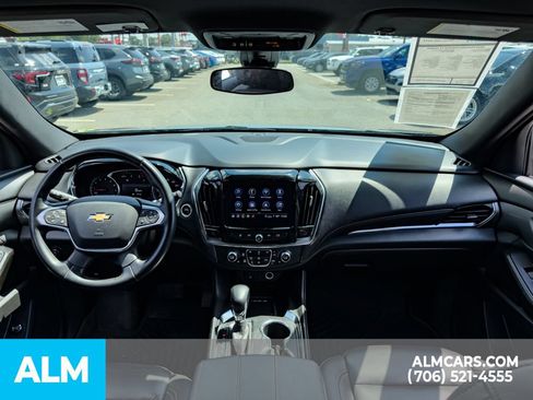 Used 2023 Chevrolet Traverse LT FWD image 17