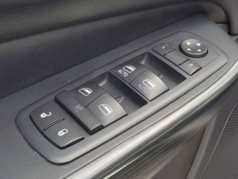 Used 2016 Jeep Cherokee Limited AWD/4WD image 11