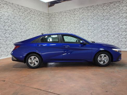 New 2026 Hyundai Elantra SE image 7