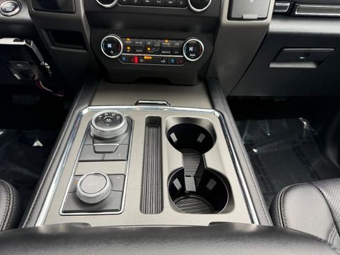 Used 2021 Ford Expedition Max XLT image 20