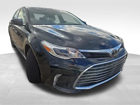 Used 2017 Toyota Avalon XLE Premium w/ All Weather Liner Package FWD image 7