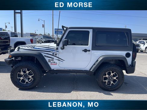 Used 2018 Jeep Wrangler Sport AWD/4WD image 5