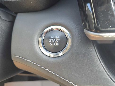 Used 2023 Toyota Highlander Platinum FWD image 32