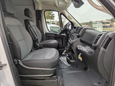 New 2026 RAM ProMaster 1500 w/ Quick Order Package 22G SLT image 10