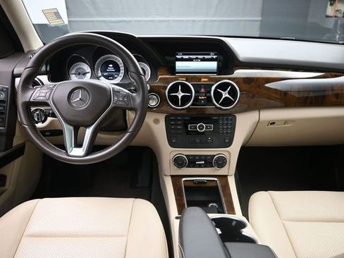 Used 2015 Mercedes-Benz GLK 350 2WD image 9