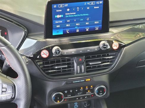 Used 2023 Ford Escape ST-Line image 14