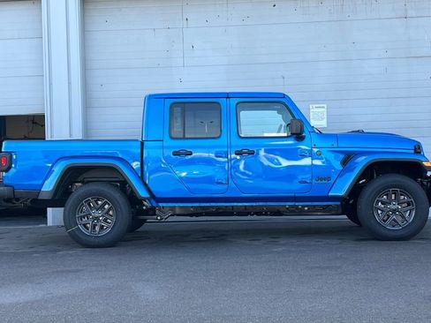 New 2026 Jeep Gladiator Sport image 3