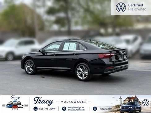 Certified 2023 Volkswagen Jetta SE FWD image 6