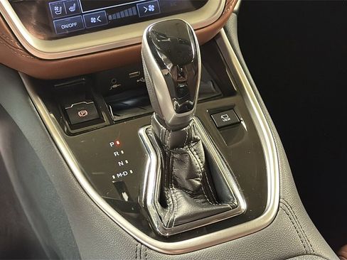 Used 2022 Subaru Outback Touring XT image 23