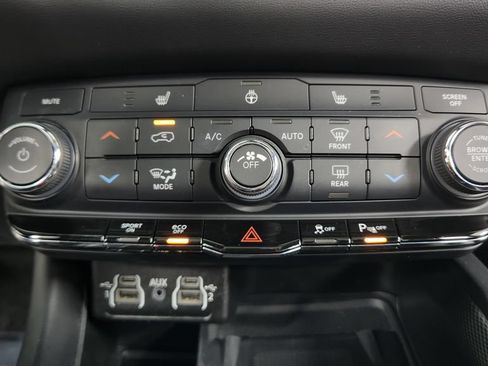 Used 2022 Dodge Durango R/T w/ Blacktop Package AWD/4WD image 29