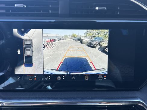 Used 2025 GMC Sierra 1500 Denali w/ Denali Reserve Package AWD/4WD image 30