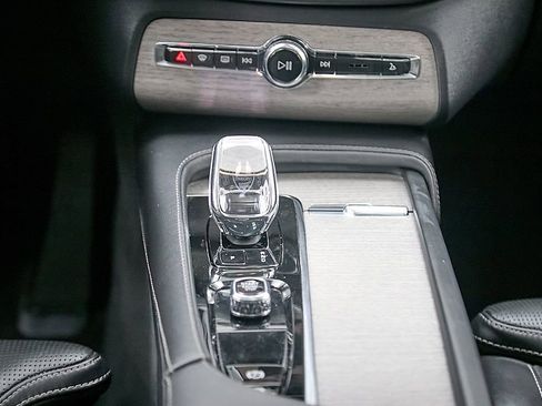 Certified 2023 Volvo XC90 T8 Ultimate image 34