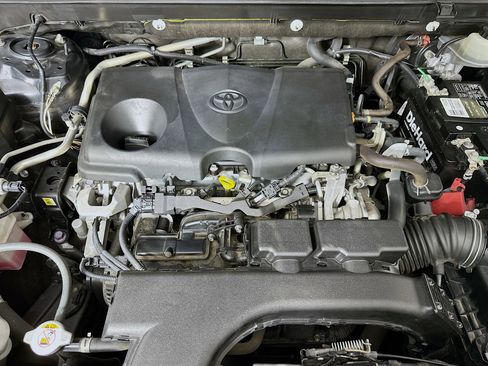 Used 2020 Toyota RAV4 Limited AWD/4WD image 35