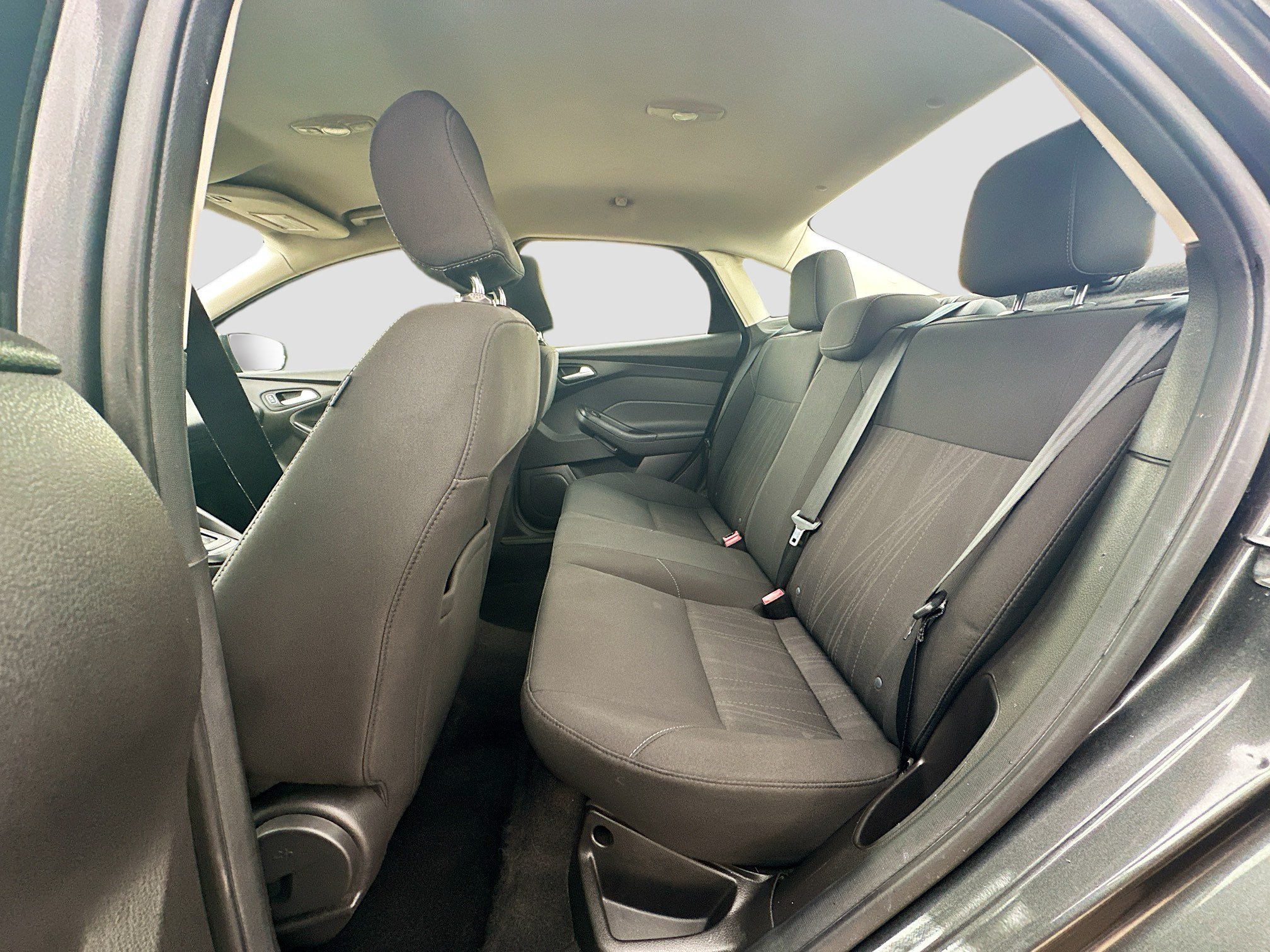 Used 2017 Ford Focus SE FWD image 25
