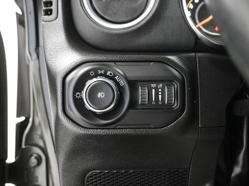 Certified 2022 Jeep Wrangler Unlimited Sahara w/ Cold Weather Group image 20