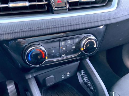 Used 2025 Chevrolet TrailBlazer LT image 14