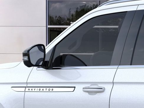 New 2026 Lincoln Navigator Premiere AWD/4WD image 20