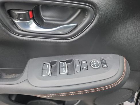 Used 2023 Honda HR-V Sport image 12