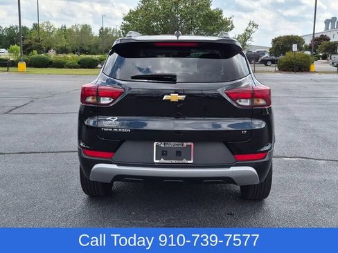 Used 2023 Chevrolet TrailBlazer LT FWD image 4