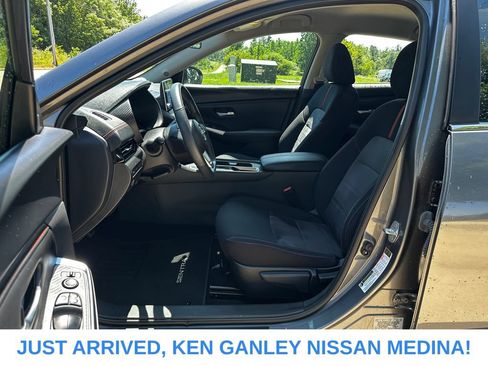 Certified 2024 Nissan Sentra SR FWD image 13