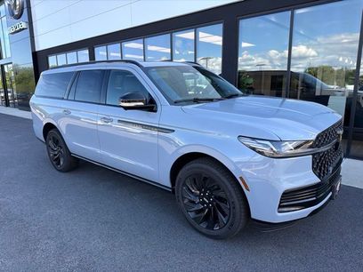 New 2027 Lincoln Navigator L Reserve w/ Jet Appearance Package