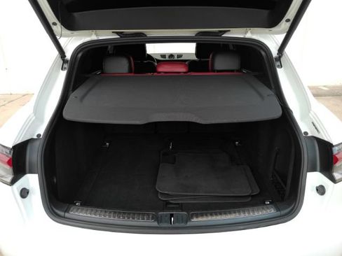 Used 2023 Porsche Macan Turbo AWD/4WD image 28