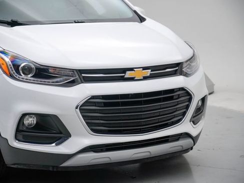 Used 2018 Chevrolet Trax Premier FWD image 32